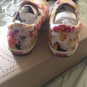 TAO’S brand slip ons, floral new